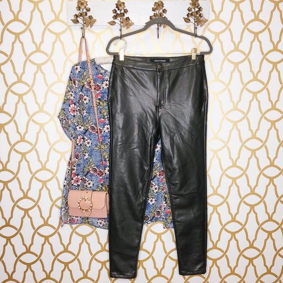 Ashley Mason Pants - NWT Ashley Mason Black Faux Leather Skinny Pants